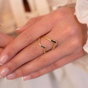 Anillo llamativo con un gran corazón abierto